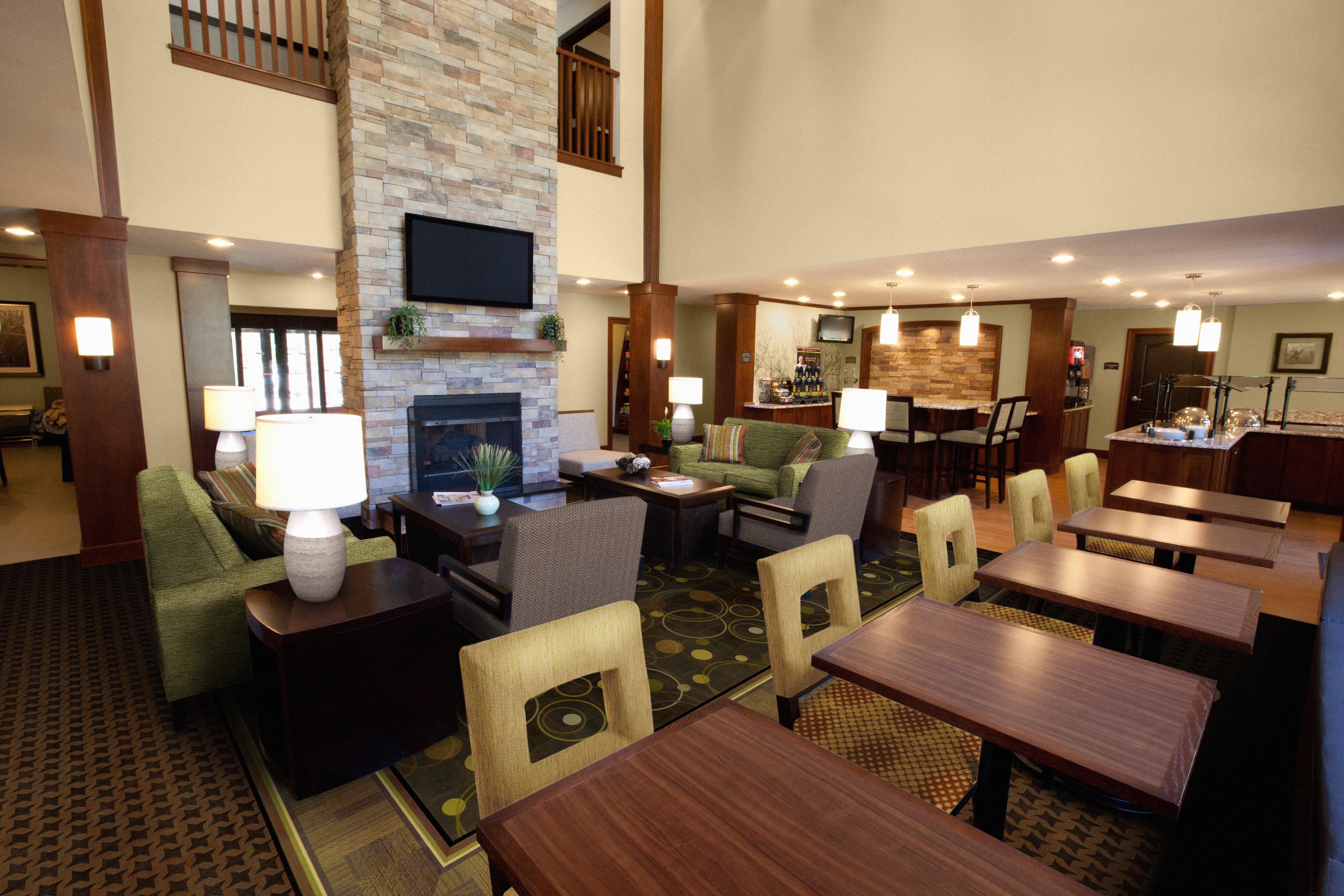 Staybridge Suites Eau Claire - Altoona By Ihg Eksteriør billede