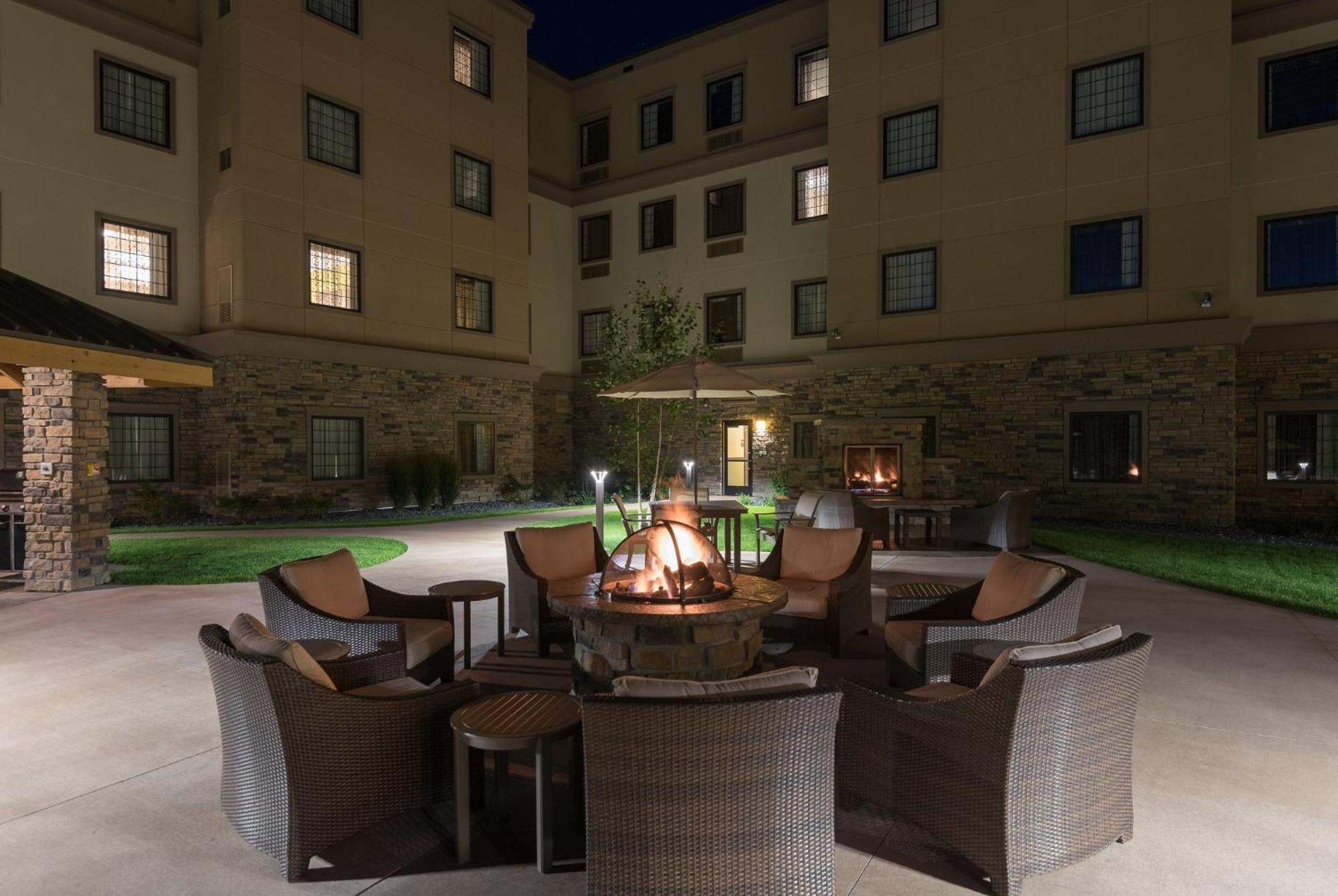 Staybridge Suites Eau Claire - Altoona By Ihg Eksteriør billede